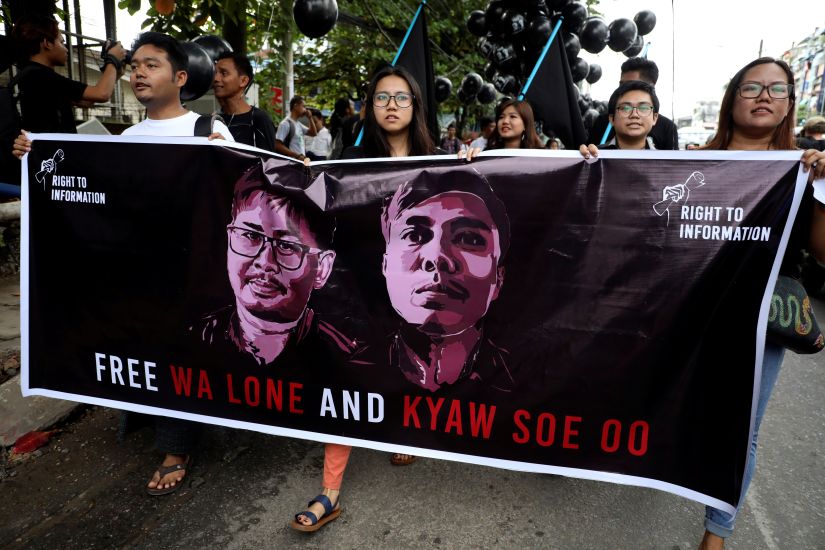 Rohingya Protesters Call for Freedom of Reuters Reporters in Myanmar