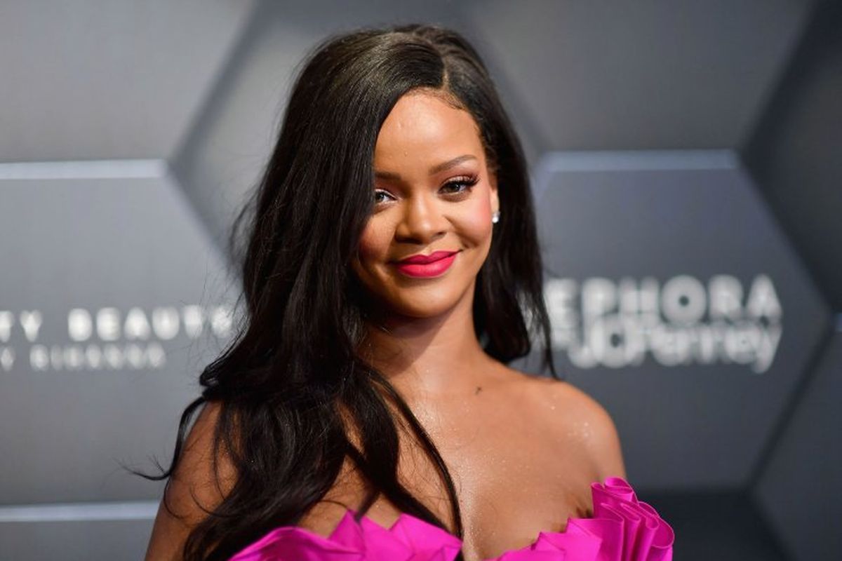 Rihanna donates $700k to help coronavirus patients in Barbados 