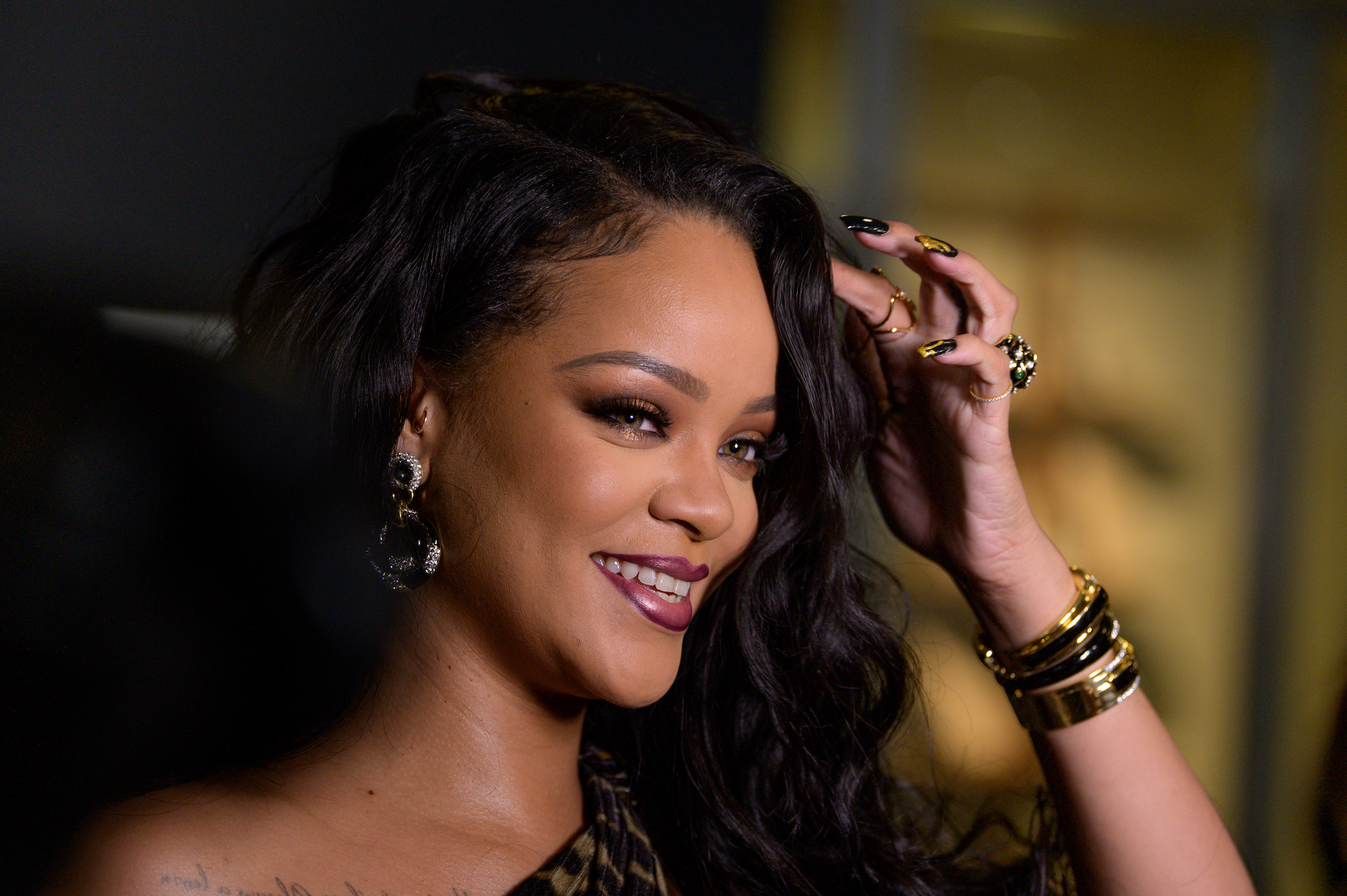 “Nothing makes me feel good than being invisible”– Rihanna
